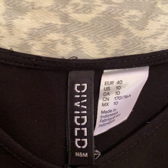 Divided Romper - Picture 3 of 4